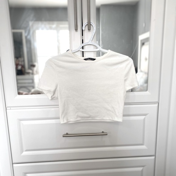 Basic White Cropped T-Shirt - Picture 2 of 2